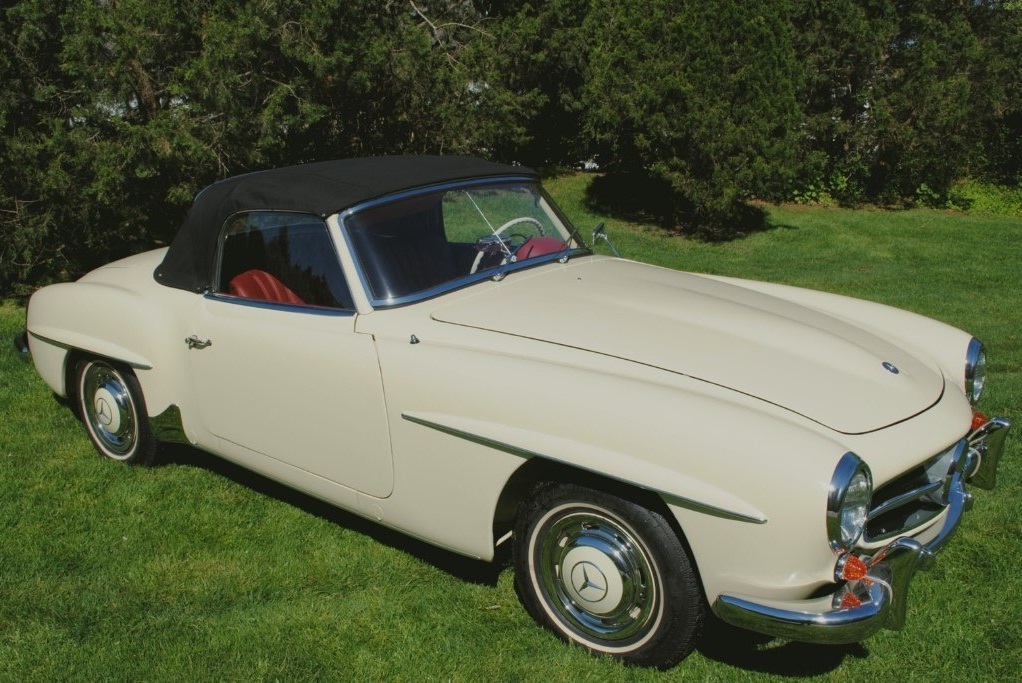 Red-trimmed 190SL Roadster with brilliant paint and clear lenses
