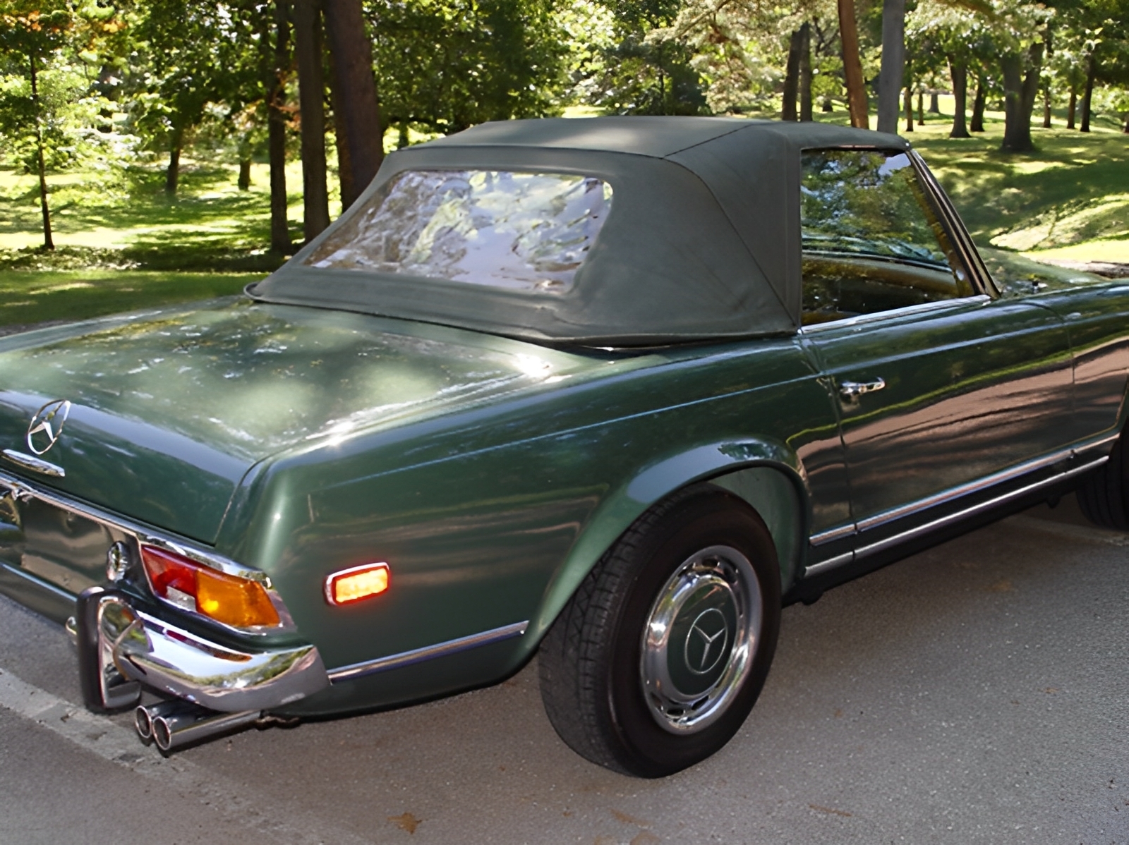Superbly presented 1970 Mercedes 280SL Pagoda convertible, deep green exterior, immaculate tan interior, fully serviced classic.